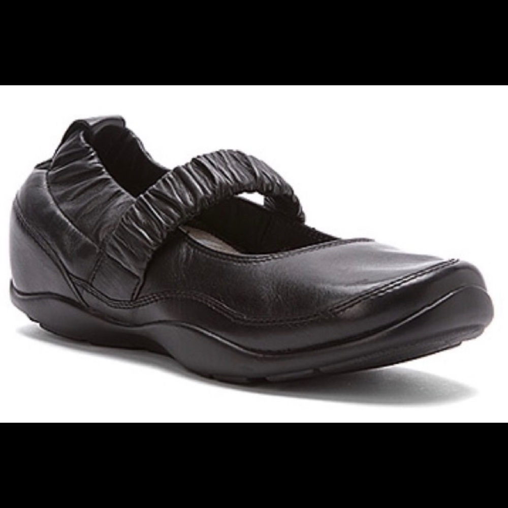 Dansko Chrissy Mary Jane Shoez